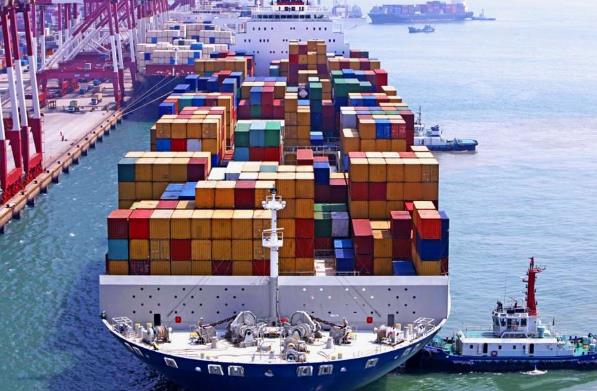 海运是主要的国际贸易运输方式，也是专业到英国的主要选择