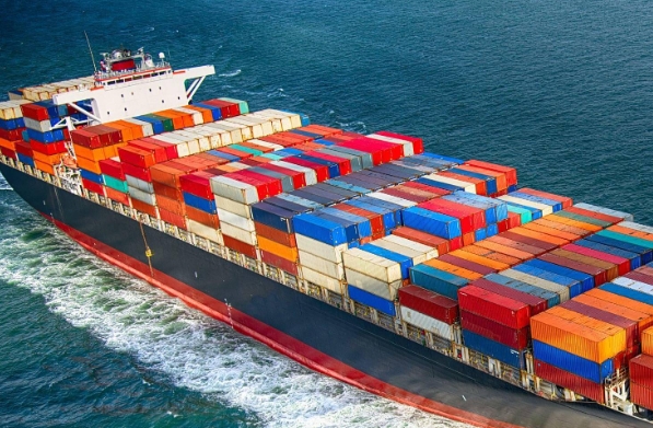 国际海运作为连接世界各国的桥梁，扮演着不可替代的角色